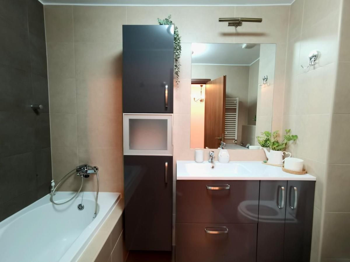 Cosy Boutique 61 Sqm Apartment - Private Parking - Ten Blocks Residence Βουκουρέστι Εξωτερικό φωτογραφία