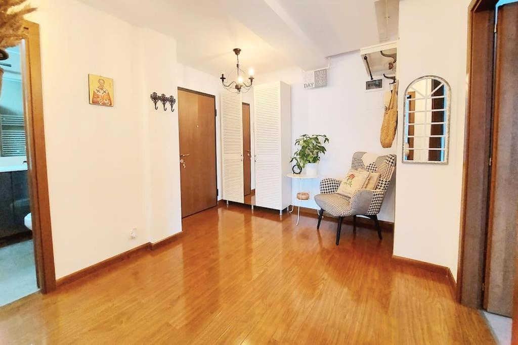 Cosy Boutique 61 Sqm Apartment - Private Parking - Ten Blocks Residence Βουκουρέστι Εξωτερικό φωτογραφία