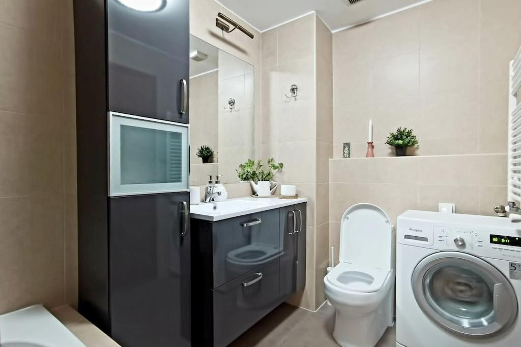 Cosy Boutique 61 Sqm Apartment - Private Parking - Ten Blocks Residence Βουκουρέστι Εξωτερικό φωτογραφία