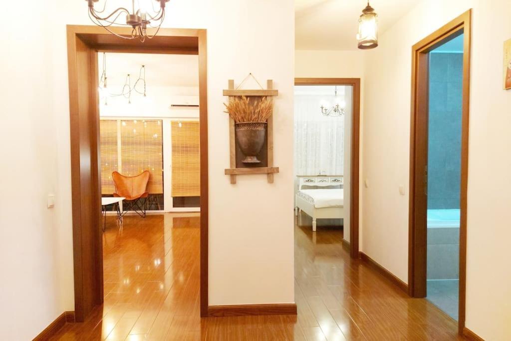 Cosy Boutique 61 Sqm Apartment - Private Parking - Ten Blocks Residence Βουκουρέστι Εξωτερικό φωτογραφία